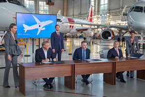 Авиакомпания "Аврора" подписала соглашение о намерениях на поставку восьми SSJ 100
