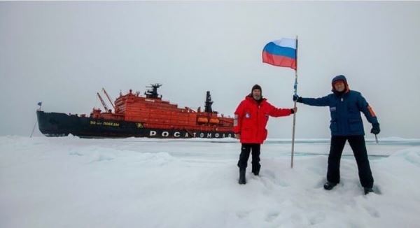 Фёдор Конюхов завершил одиночный дрейф в районе Северного полюса
