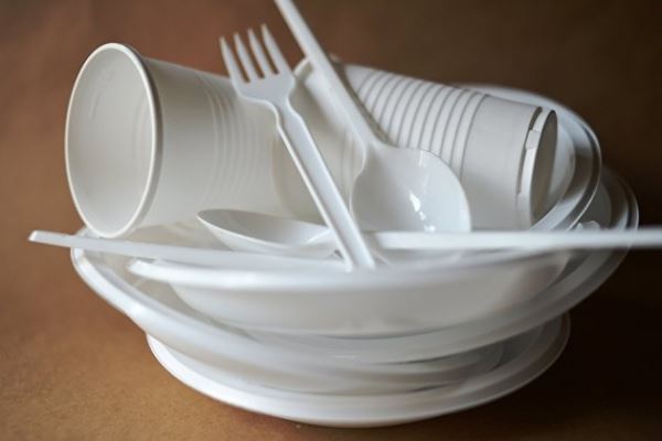 ЕК опубликовала руководство по отказу от одноразовых пластиковых изделий