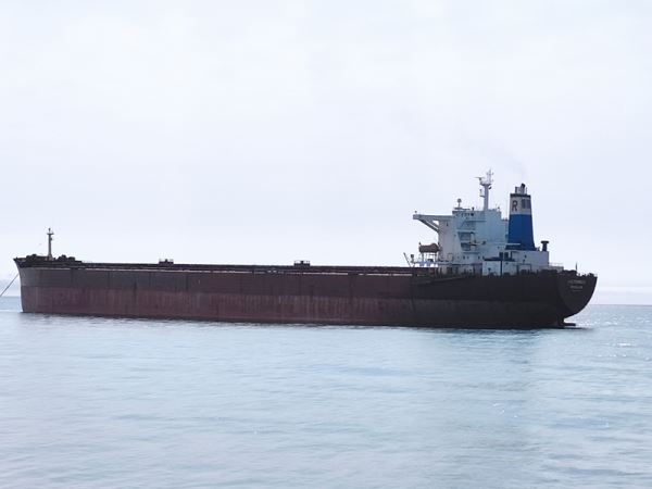 Лоцманы Ванинского филиала осуществили постановку судна к причалу угольного терминала