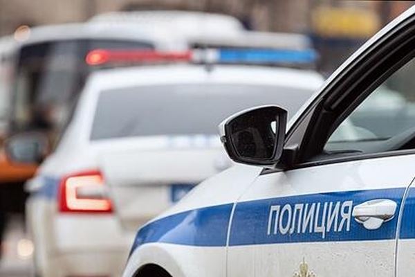 Местные жители сбили на машине подозреваемого в убийстве семьи в Хакасии