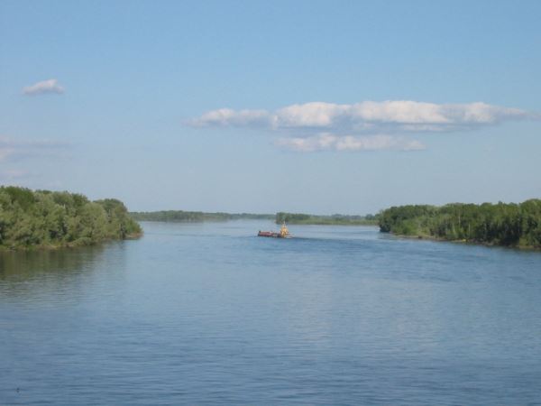 В Новосибирске появился речной пассажирский маршрут между двумя берегами Оби