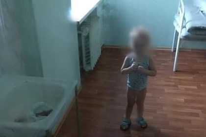 В российской больнице врачи заперли и отказались кормить двухлетнего ребенка